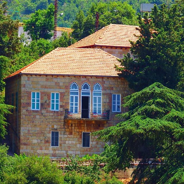 Spotted at kfour el arabi insta_lebanon  ig_lebanon  proudlylebanese ... (Kfour Al Arabi)