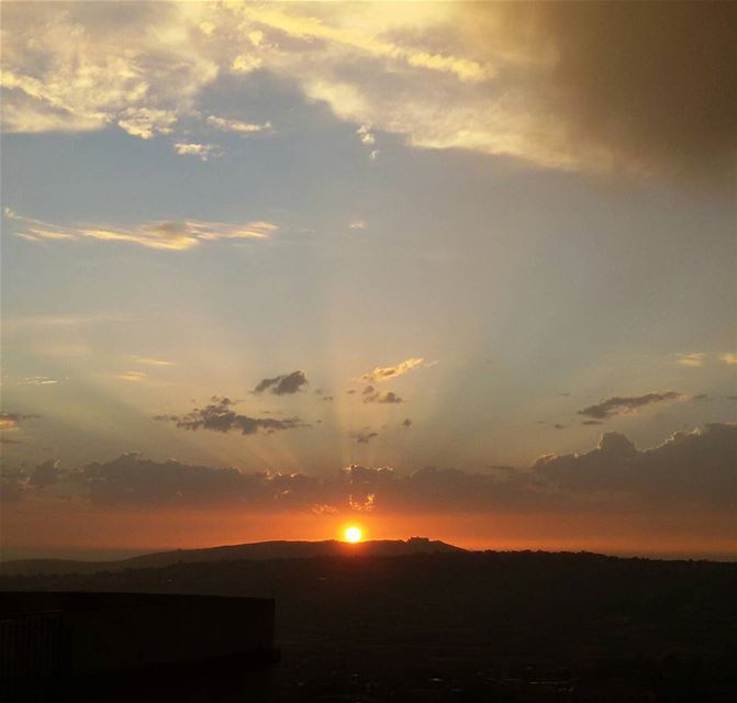 Spreading the light in all directions tb  sunset  south  lebanon  khiam ... (Al Khiyam, Al Janub, Lebanon)