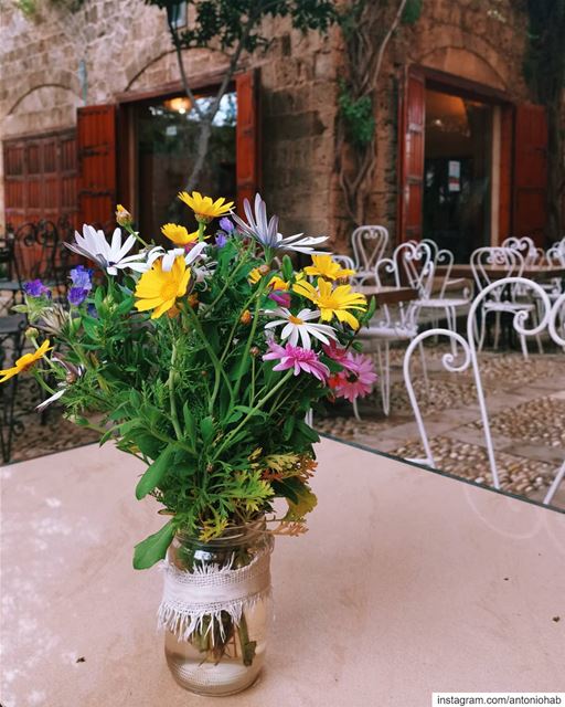 Spring in souk Byblos 💐 (Byblos, Lebanon)
