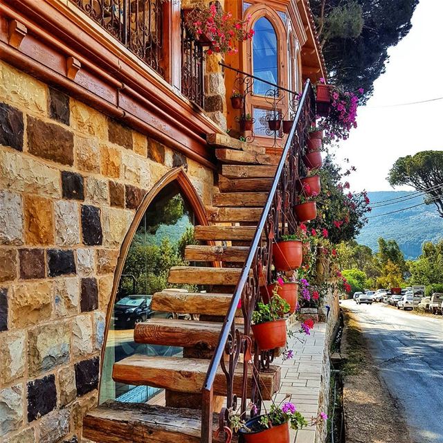 Stairs and flowers  flower  flowersofinstagram  lebanonhouses  village ... (Baabda District)