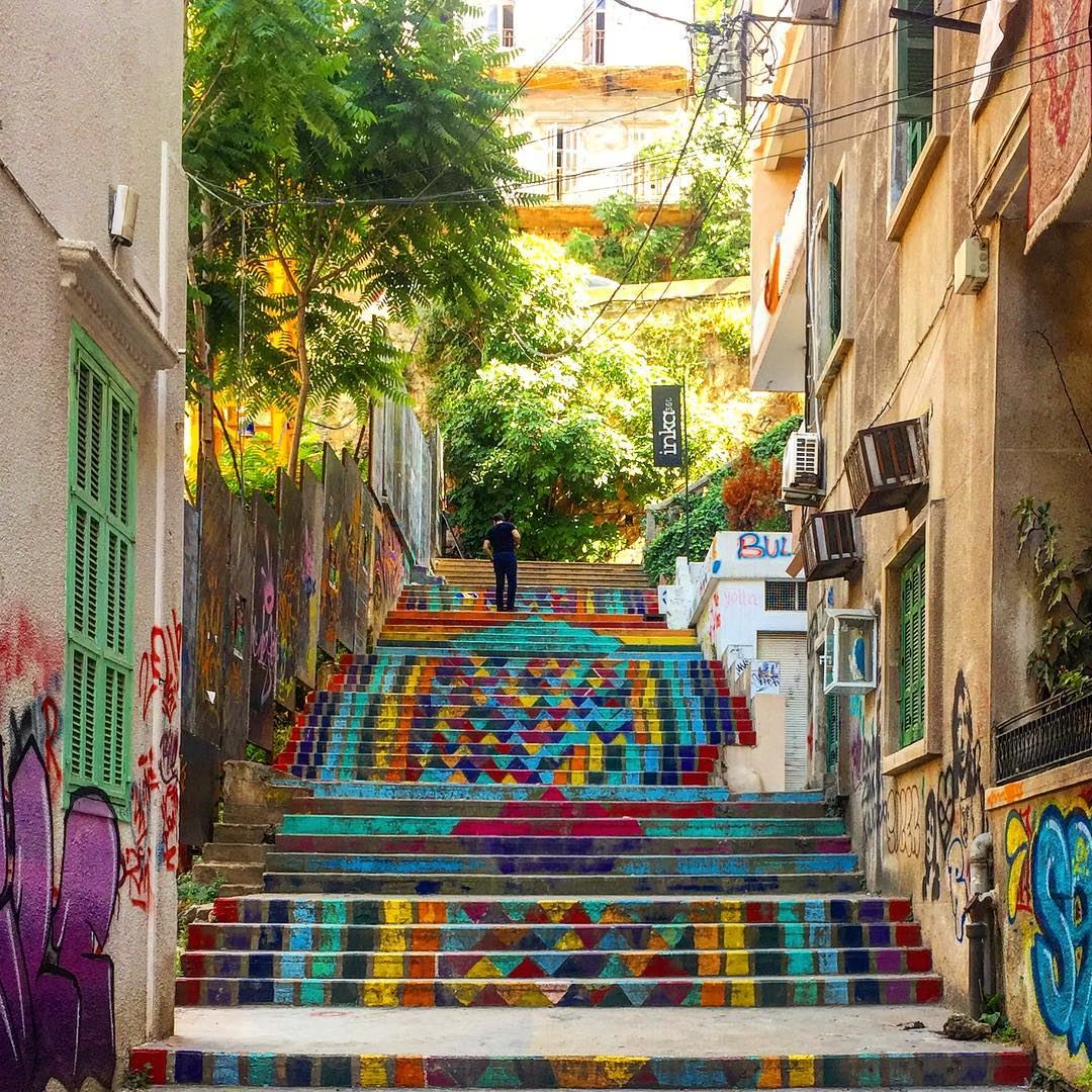 Stairs are meant to be climbed slowly and ran down quickly...in a zigzag... (Achrafieh - Mar Mikhael)