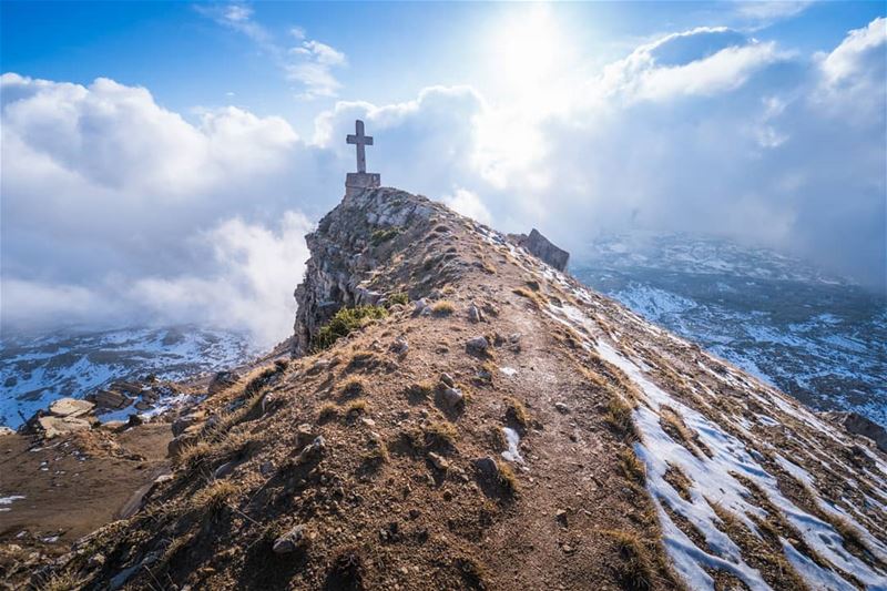 Stairs to the cross ... (El Laqloûq, Mont-Liban, Lebanon)