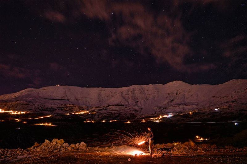 Star wars 🌌 saturday night nightphoto nightphotography photo photography... (Jabal Şannīn)