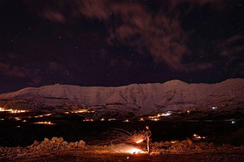 Star wars 🌌 saturday night nightphoto nightphotography photo photography... (Jabal Şannīn)