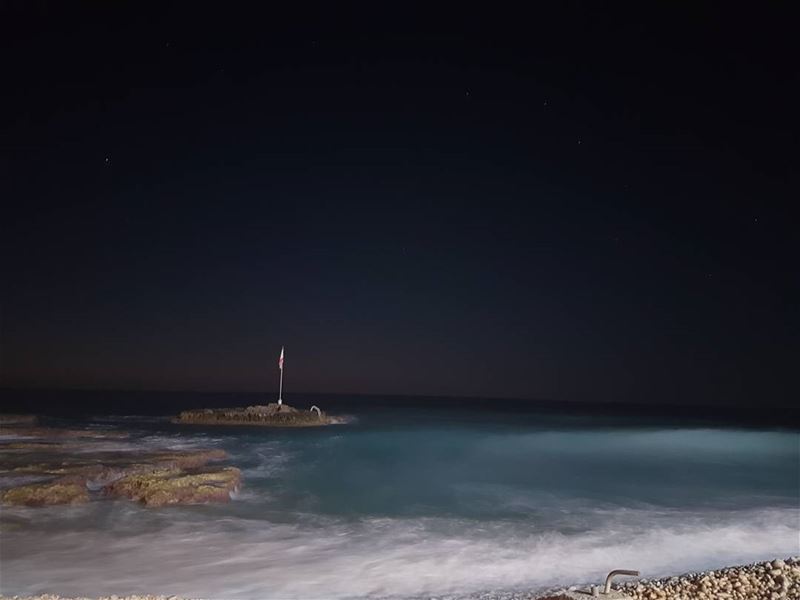 Starry nights by the beach.. waves  heaven  leavemehere  livelovelebanon ...