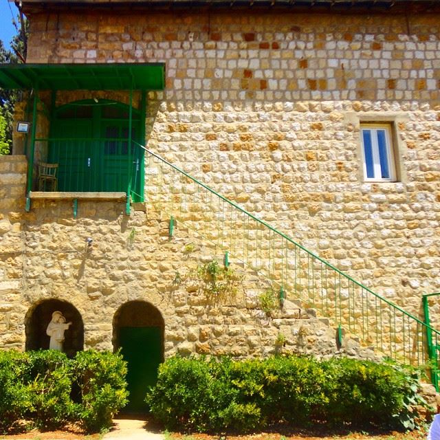 stonehome stonehouse oldarchitecture stairs arch archleb