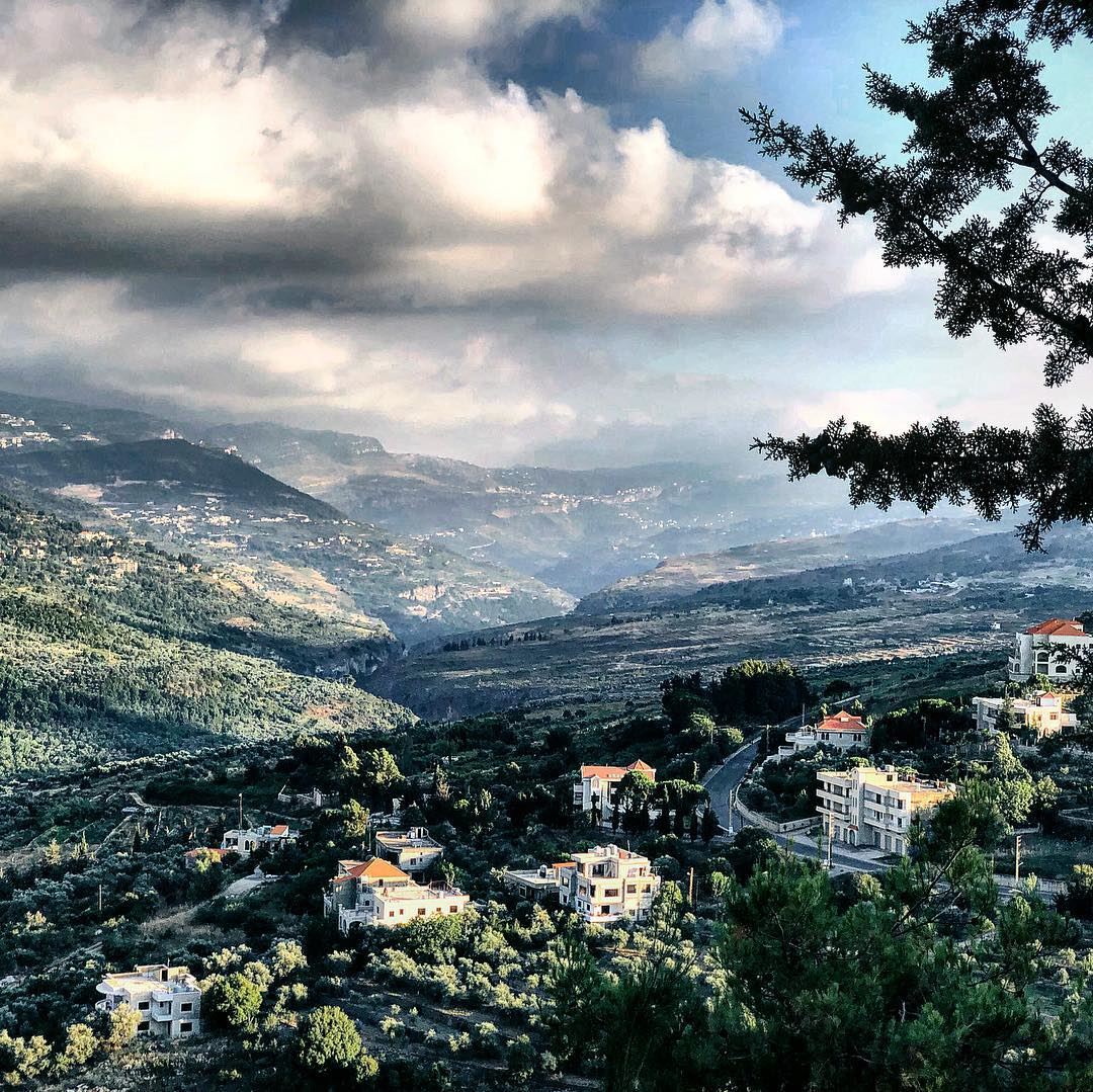 Stop and relax.  Lebanon  chouf  montliban  mountains ... (Jdeïdé, Mont-Liban, Lebanon)