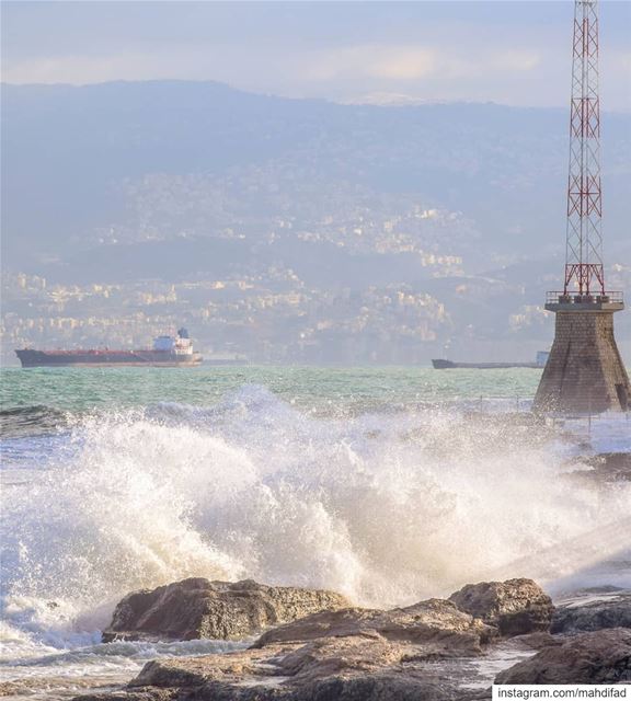  Storm Beirut waves sea Pysglb Lebanon photography loves_lebanon... (Ain El Mreisse, Beyrouth, Lebanon)