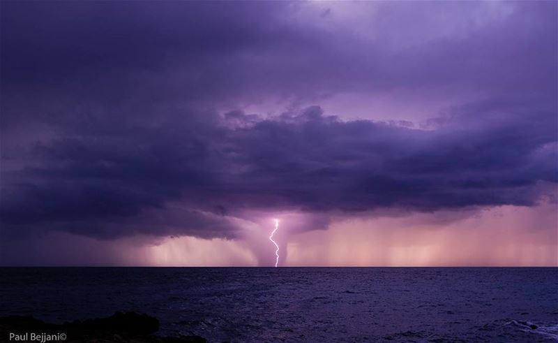  storm  cloud  thunder  earthcapture  thunderstorm  natgeography ... (Batroûn)