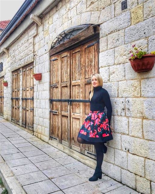 Streets that remind me of  homesweethome ... . thattimeofyear 🎄👱🏻‍♀️💚 (Lebanon)