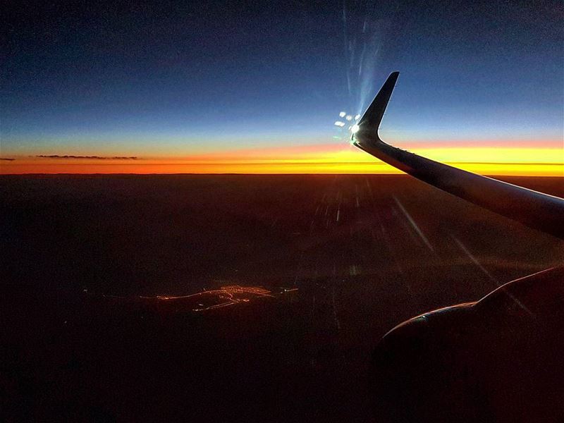 Strobe  flash  beautiful  aerial  landscape  windowseat  etihad ... (Riyadh, Saudi Arabia)