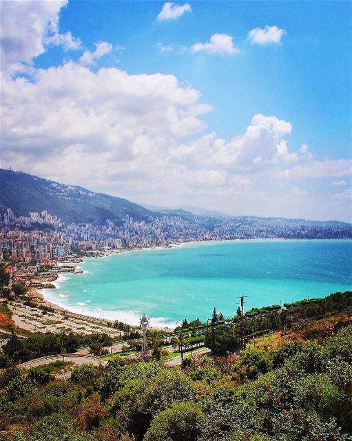 Stunning from every angle 😍  BeautifulLebanon  HappyFridayEveryone 📷 @bud (Joünié)