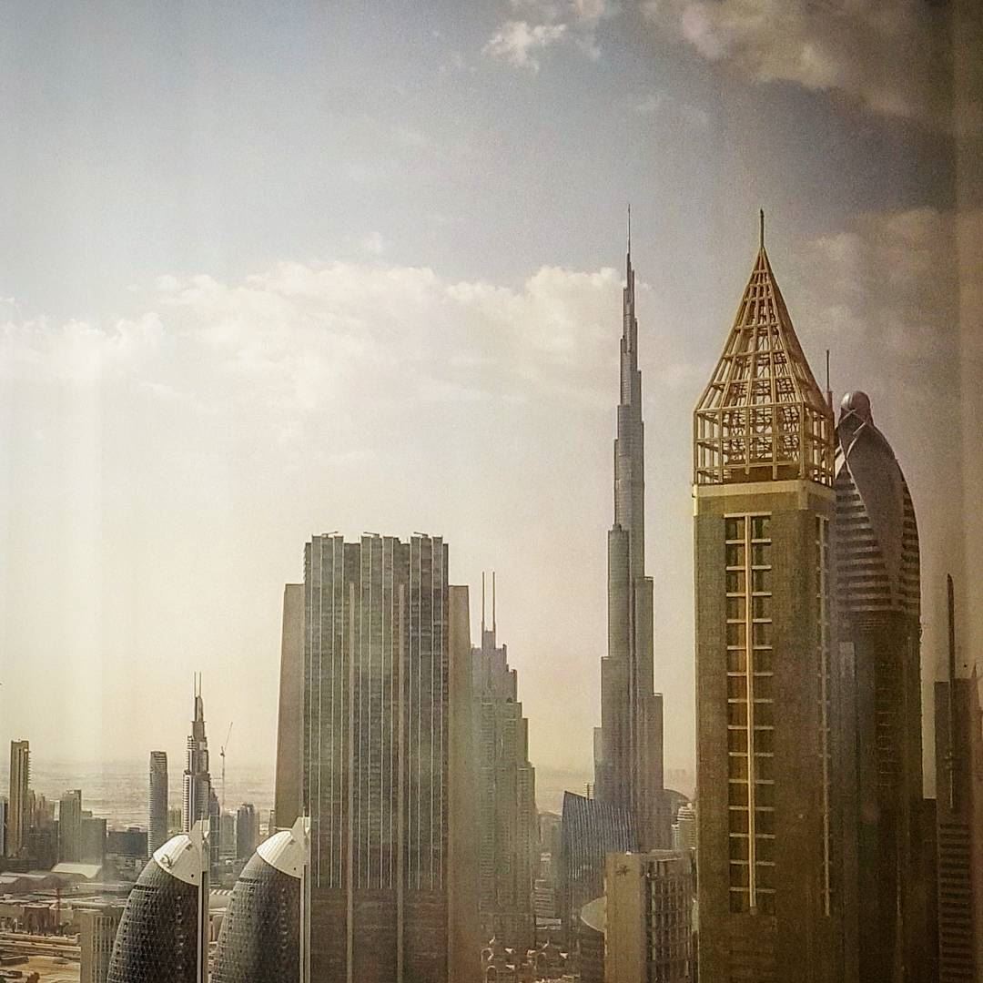 Stunning morning view fom @millenniumplazahoteldubai  صباح_الخير ... (Millennium Plaza Hotel Dubai)