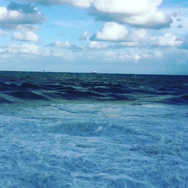 Such Mornings... Who doesn't love Winter? 🌊🌨🌩❄⚡video credit @ronykaddis (Manara Beyrouth)