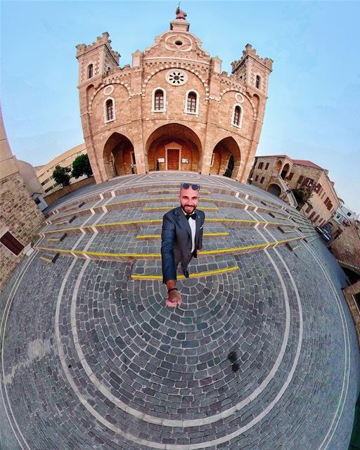 Suit on tiles 🔳🔳🔳 ... (Eglise St. Estephan Batroun)