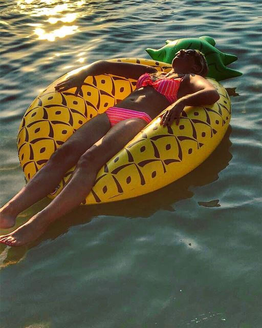 Summer 2018 Loading ⏩☀️🏖🍍👙👱🏻‍♀️💚..It is only when we truly know... (Joünié)