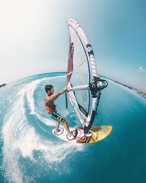 Summer has been generous with wind this season, you gotta love that 😎🤙🏼... (Batroûn)