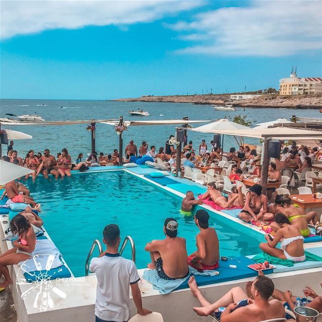 Summer Mood ☀️ 🌊 -- chezfouad  restaurant  tahetelrih  pool  lebanon ... (Chez Fouad)