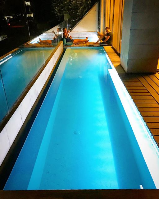  Summer night talks 🥂  pool  balcony ... (Mazra`At Yashu`, Mont-Liban, Lebanon)