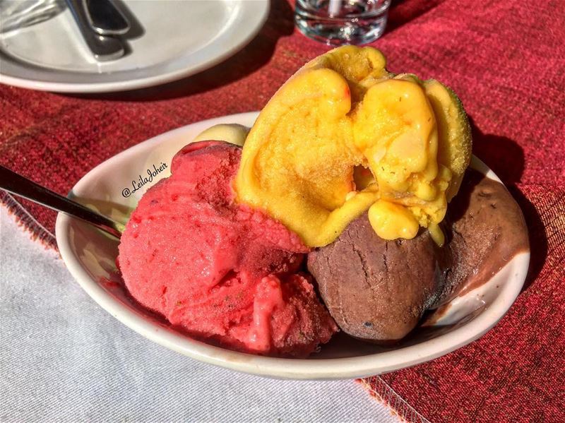 Summer vibes... mango  stawberry  chocolate  icecream  livelovelebanon ...