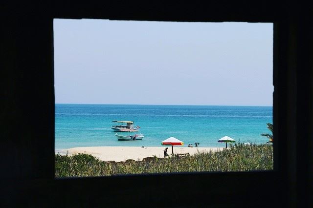  Sunday and  beach, what a combination !--------------------... (Rabbits Island- El Mina.)