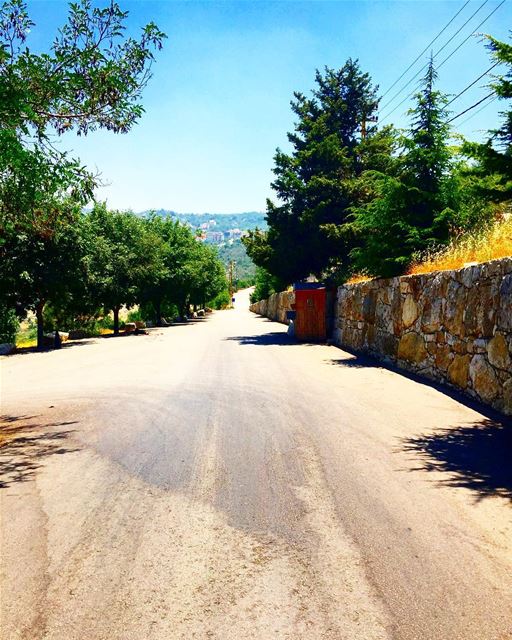 🛤🌳 sunday  blessesd  bestday  love  nature  livelovenature  lebanon ... (Annâya, Mont-Liban, Lebanon)