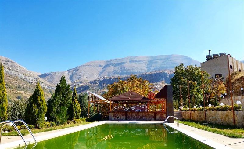 Sunday mornings in... (Faraya Village Club)