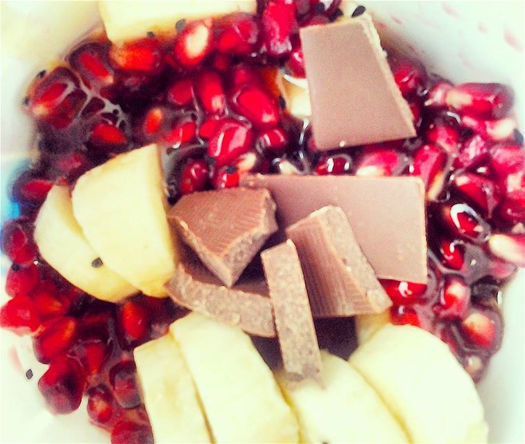 Sunday's snack: pomegranate, banana, chocolate, honey & black...