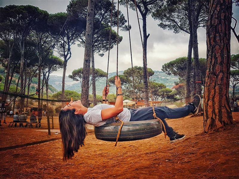 Sunday  swings 🌳.......... lebanonblog  beirutlebanon ... (Swings)