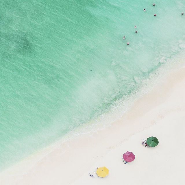 Sunday Vibes. 🌈🌊☂️  drone  beach  BirdView  Sand  Blue ............