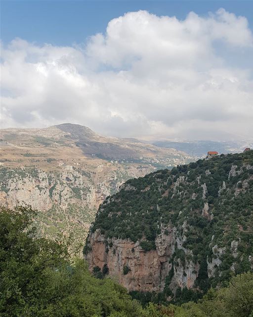 Sundays on my mind 🧗‍♂️.. Hasroun  NorthLebanon  Mountains  Valley ... (Hasroun)