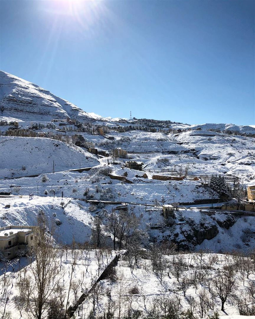 Sunny weekend☀️⛄️⛷❄️. snow  lebanon  mzaar  ski  kfardebian ... (Mzaar Kfardebian)