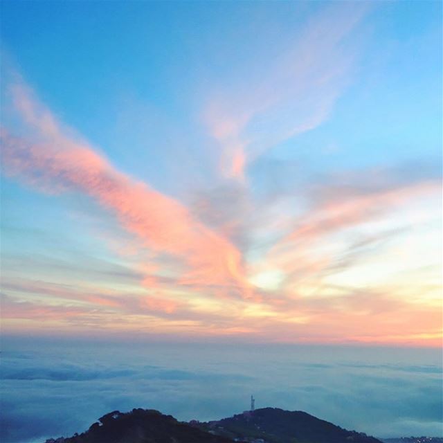 Sunset above the clouds 🌥 (Matn District)
