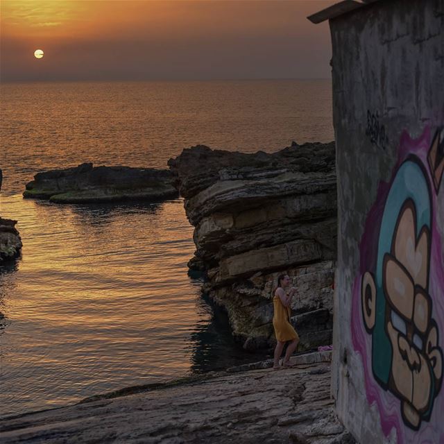 Sunset after a good swim ...  lebanon  kfarabida  super_lebanon ... (Kfarabida Batroun)