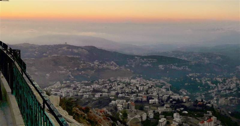 Sunset as seen from the high Dannieh's mountains 💚 WOW  Sunset  Lebanon... (Bkaa Safreïn, Liban-Nord, Lebanon)