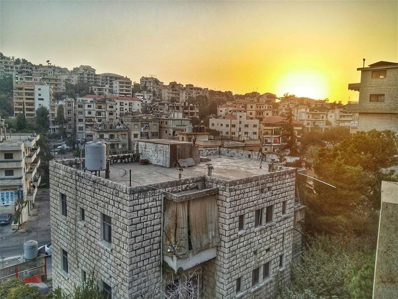 Sunset at its best 😏😏 sunset_vision  sunset  aley  livelovebeirut ... (Aley)