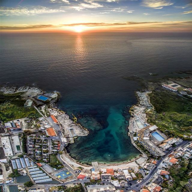 Sunset at tabarja bay ... lebanon  ig_lebanon  tabarja  livelovekesserwan... (Tabarja)