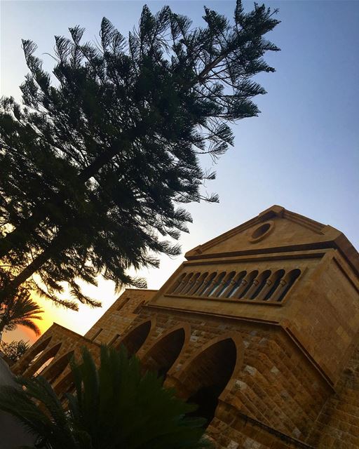 🌅-- sunset beirut lebanon tuesday instagram flowers art happy... (Mar Elias jeita)