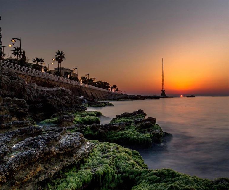  Sunset Beirut sunshine skyporn landscape natue beautifullebanon... (Ain El Mreisse, Beyrouth, Lebanon)