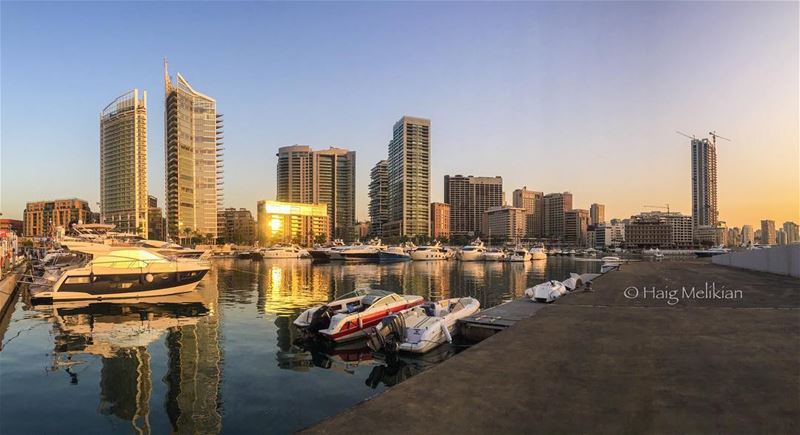 Sunset by the bay ⛵️.. whatsuplebanon  instagram  lebanon_hdr ... (Saint-George Hotel,Yacht Club & Marina)