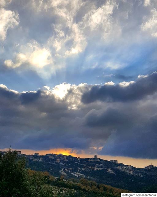  sunset  clouds  lebanoninapicture  ptk_lebanon  livelovebeirut ... (Annaya)