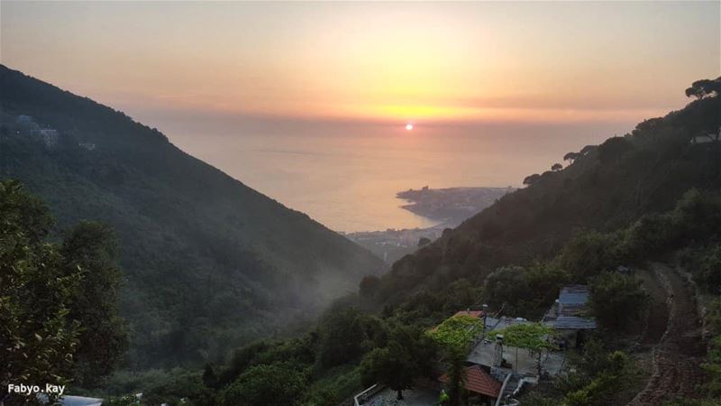  sunset ghosta libanon canonme  sunsetlovers lebanonspotlights ... (Ghosta, Mont-Liban, Lebanon)