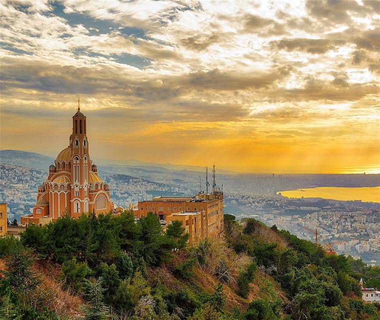  sunset  harissa  lebanon  yellow  dusktilldawn  dusk  dawn  sunrise ...