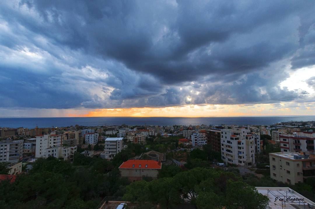 Sunset 🌅••• Lebanon  Livelovelebanon  Nikon  NikonD90  NikonDSLR ... (لبنان)