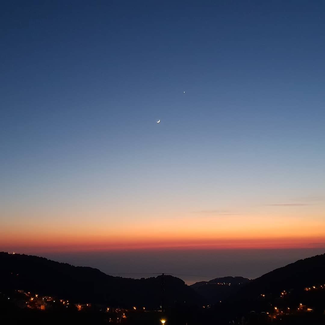  sunset  moon  lebanesemountainview  lebanon ...