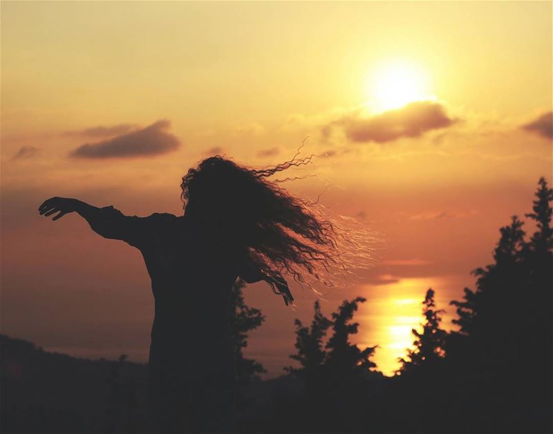 💛.. sunset  mountains  shaka  hawaii  silhouette  sunsets  trees ...