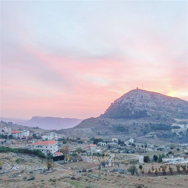 Sunset near Ehden throwback  lebanon  livelovebeirut  lebanonbyalocal ... (Ehden, Lebanon)