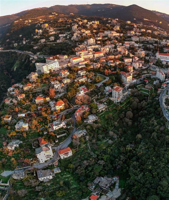 Sunset over Monaco or Ghazir 😎🇱🇧😎A well preserved hill 🌲🍀🌲 ... (Ghazir, Mont-Liban, Lebanon)