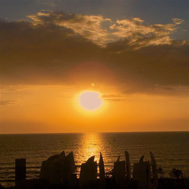 Sunset over the "sail" architecture project in the Halat, Jbeil area ... (Halat, Mont-Liban, Lebanon)