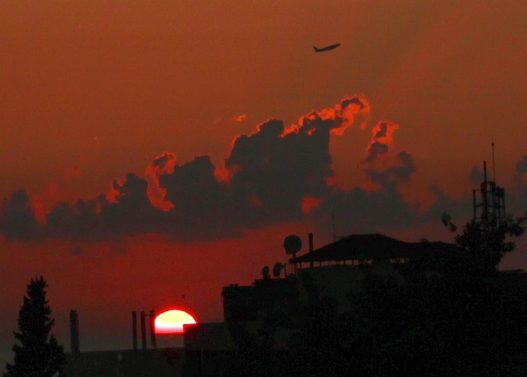  sunset  sun  sky  cloud  plane  travel  outdoor  canon  canon600d ... (Hazmieh)